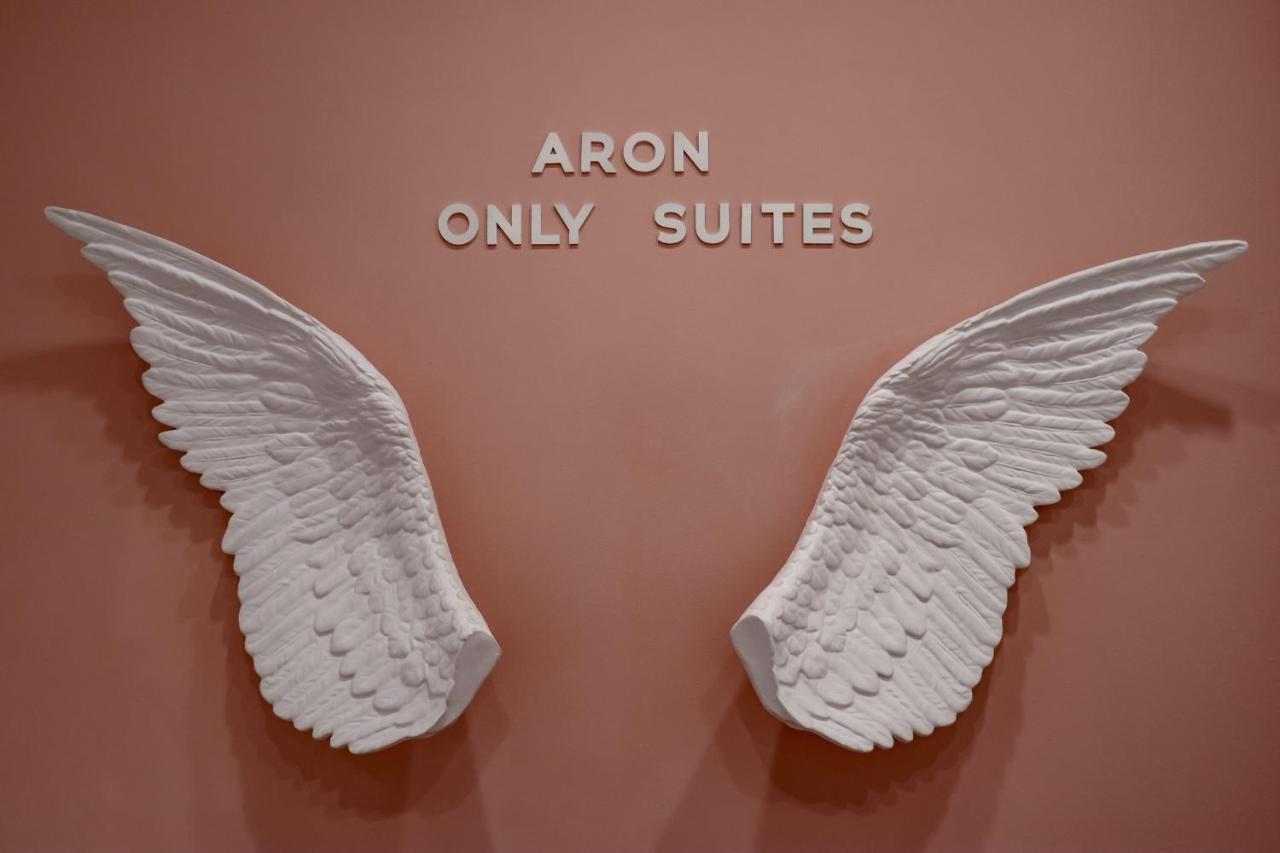 Aron Only Suites Bed And Breakfast เปสการา ภายนอก รูปภาพ